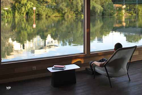 CNEAI - Centre National Édition Art Image - maison-flottante