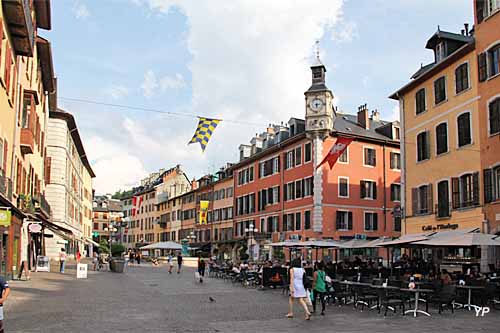 Visite de Chamb&eacute;ry - place Saint-L&eacute;ger