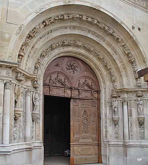 Église Saint-Martin - portail occidental (XVe s.)