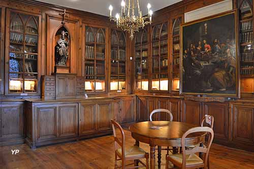 Bibliothèque de la collégiale