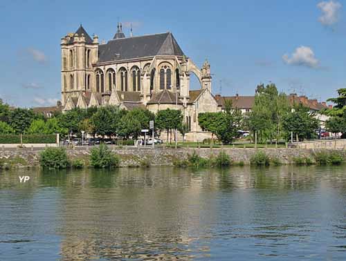 Collégiale Notre-Dame et Saint-Loup