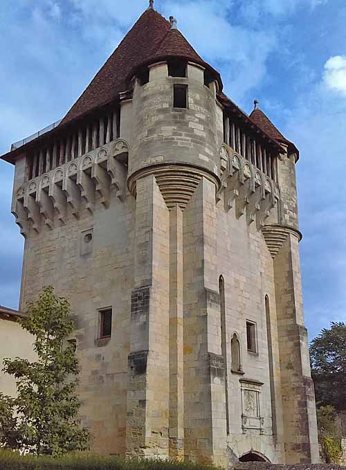 Musée Archéologique du Nivernais (Porte du Croux)