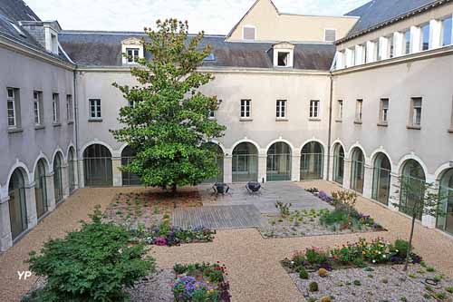Ancien couvent - hôtel du département