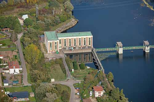 Centrale hydro&eacute;lectrique