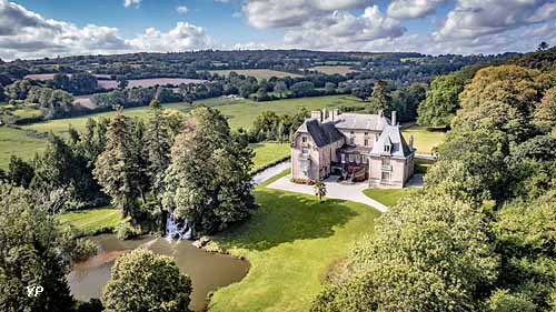 Ch&acirc;teau de La Germoni&egrave;re