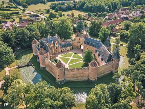 Château et jardins d'Ainay-le-Vieil