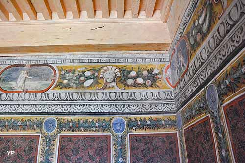 Château et peintures murales de l'Hôtel de ville