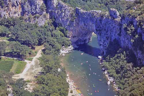 Descente des gorges de l'Ardèche en canoë
