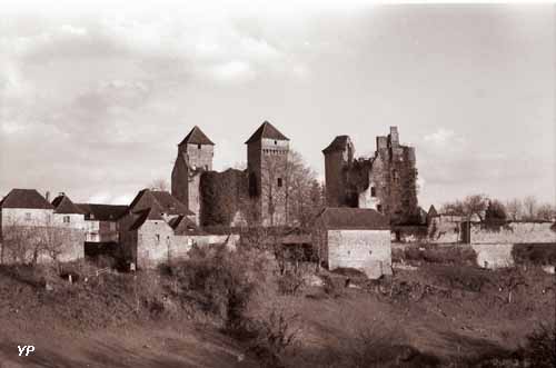 Enclos féodal des Châteaux de Saint-Hilaire et des Plas