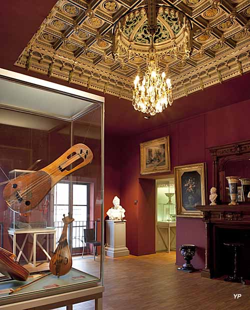 Musée Bernard d'Agesci - salon Tolbecque