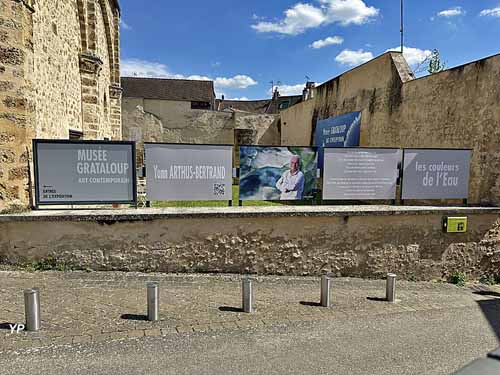 Prieuré Saint-Saturnin - Musée Grataloup - Centre d'Art Contemporain