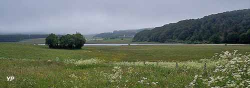 Route des Lacs - lac des Salhiens