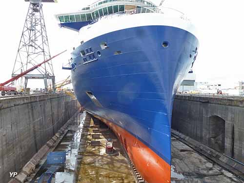 Construction du Celebrity Edge dans la forme Joubert du chantier naval de Saint-Nazaire