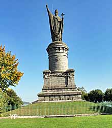 Statue d'Urbain II (doc. Yalta Production)
