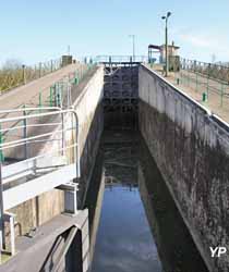 Pont-canal du Guétin - écluse