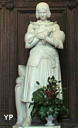 Eglise Saint Jacques - chapelle Jeanne d'Arc, statue en marbre blanc de Jeanne d'Arc (princesse Marie d'Orléans, début XIXe s.)