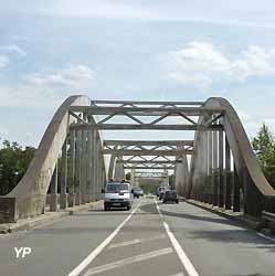 pont d'Achères-Grand-Cormier  (doc. Yalta Production)