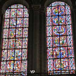 Cathédrale Saint Maurice - Dormition et Assomption de la Vierge,  Martyre de Sainte Catherine d'Alexandrie (vitraux du XIIIe siècle)