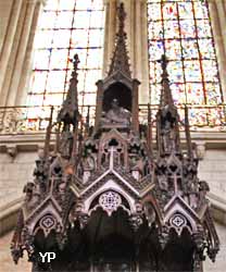 Cathédrale Saint Maurice, chaire sculptée par l'abbé René Choyer (1870)