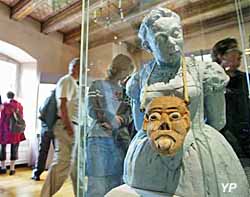 Porte de prison de la Tour du Diable avec les graphitis des prisonniers (XVIe siècle)