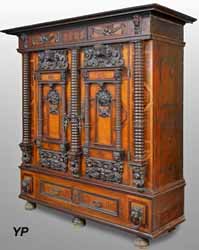 Musée Westercamp - Armoire Renaissance à 7 colonnes (1685)