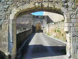 Porte du Thuron (doc. Office de Tourisme de l'Entre-deux-Mers )