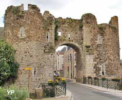 Fortifications - porte Saint Roch et tour du Roi (Bonneval Découvertes)