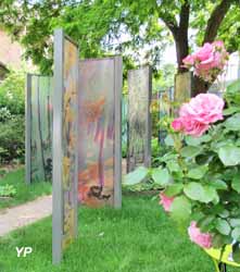 Promenons-nous dans les bois... Y es-tu ?