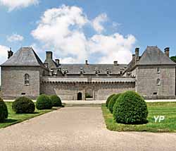 Château de Kergroadez - façade Sud (doc. Château de Kergroadez)