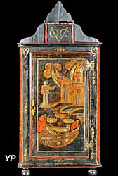 Armoire à épices au sigle de la VOC