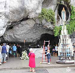 Grotte de Massabielle (grotte de l'apparition)