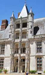 Aile Longueville - escalier Renaissance