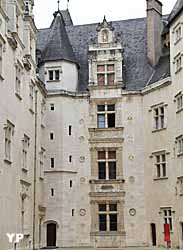 Cour d'honneur, façade Renaissance