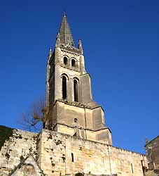 église monolithe de Saint-Emilion