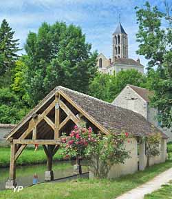 Château-Landon - lavoir communal