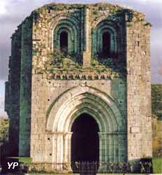 Prieuré et tour Saint-André (doc. OTSI Château-Landon)