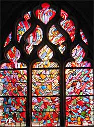 La Résurrection, vitrail de Michel Guével (2000)