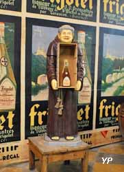Distillerie Frigolet Liqueur - statue du père Gaucher