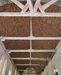 Voûte en bardeaux et entraits