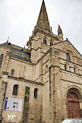 Cathédrale Saint-Lazare