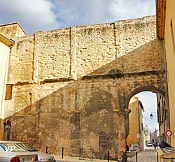 Mur du forum romain