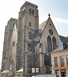 Théâtre Dijon Bourgogne - parvis Saint-Jean (ancienne église Saint-Jean)