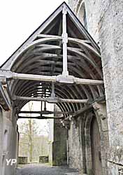 Portail Ouest et son porche