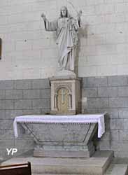 Autel et statue du Sacré-Cœur