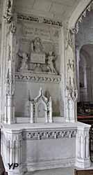 Autel des morts (néogothique flamboyant, XIXe s.)
