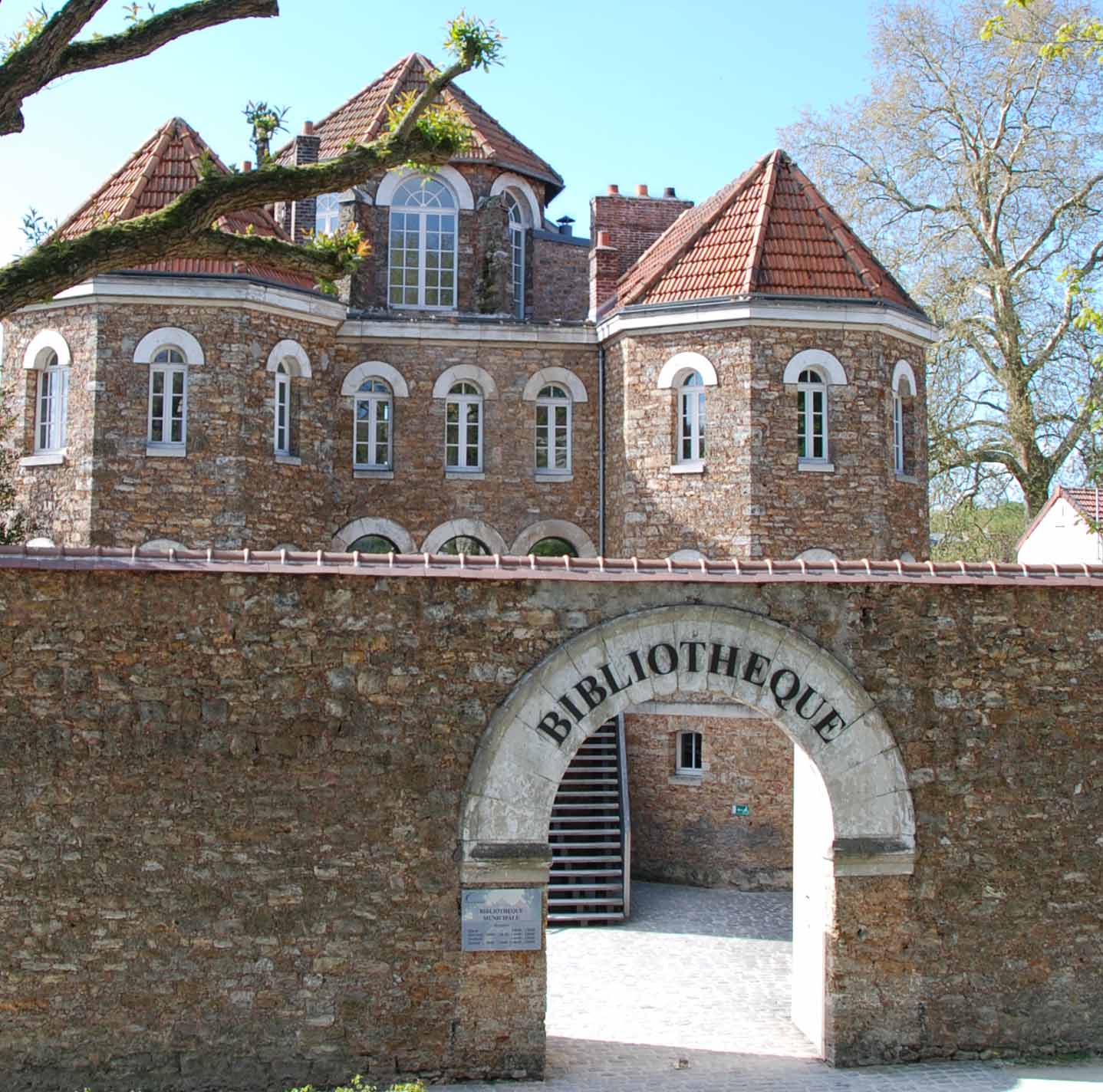 Bibliothèque municipale (doc. Office de Tourisme de Coulommiers)