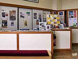 Boutique de livres à l’entrée du musée