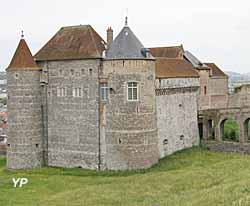 Forteresses médiévales et châteaux forts