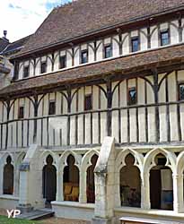 Cloître du couvent des Augustins (doc. OT Montoire-sur-le Loir)