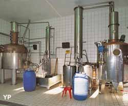 Distillerie Paul Devoille − salle des alambics